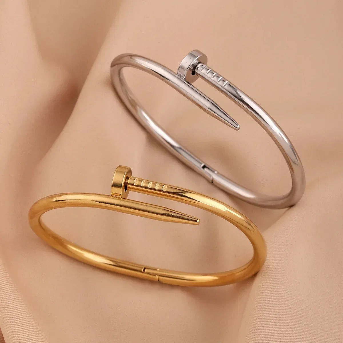 9 carat Nail Bracelet